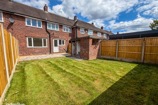 8 Clarke Crescent, Altrincham photo 3