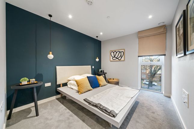 Flat for sale in Flat, Sandpiper Building, Newnton Close, London