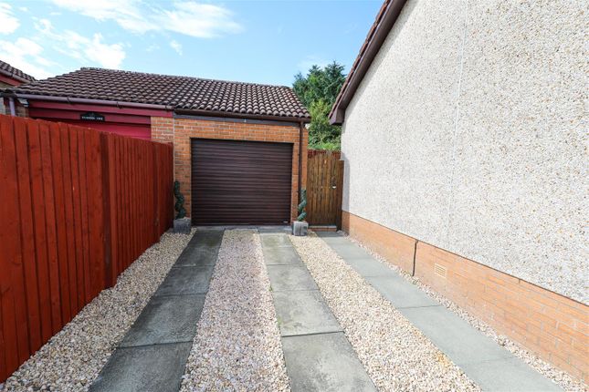 2, Colquhoun Avenue, Glenrothes photo 2