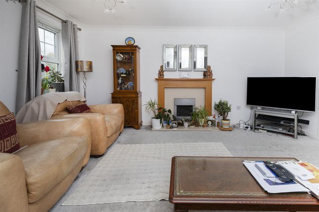 11, Blackthorn Drive, Huddersfield photo 2