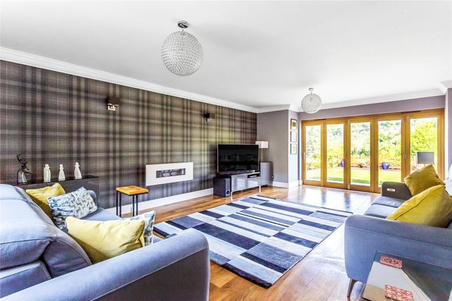 2, Hethersett Close, Surrey photo 4