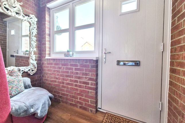 39, Cedar Drive, Jarrow photo 4