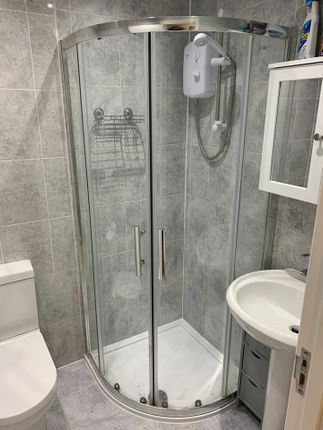 64, Gresham Drive, Romford photo 5