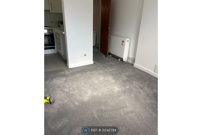 Flat B, High Street, Bognor Regis photo 5