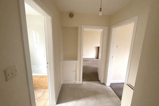 Flat to rent in West Main Street, Darvel