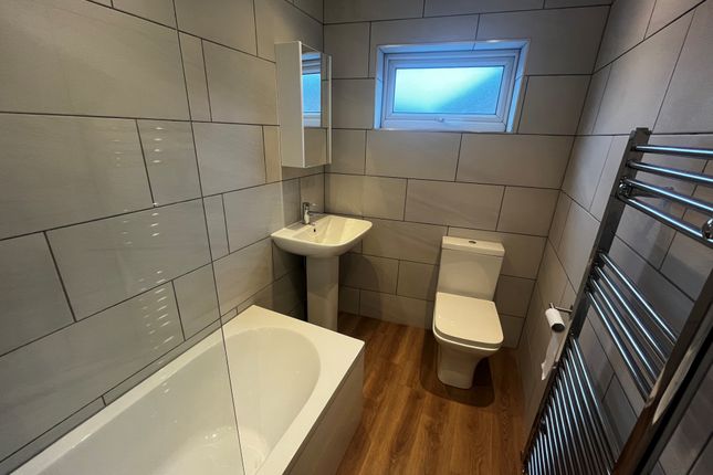 5, Chesterfield photo 5