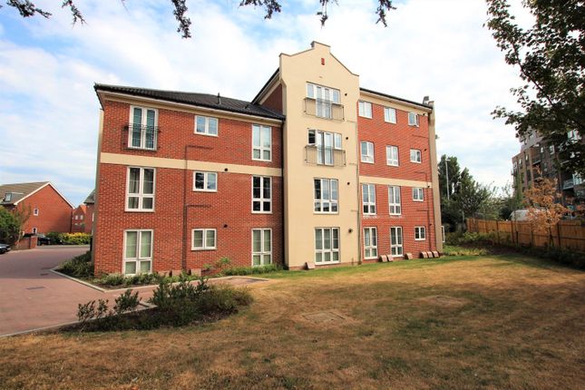 Thumbnail Flat to rent in Stroudley House, Cambrian Way, Worthing, West Sussex