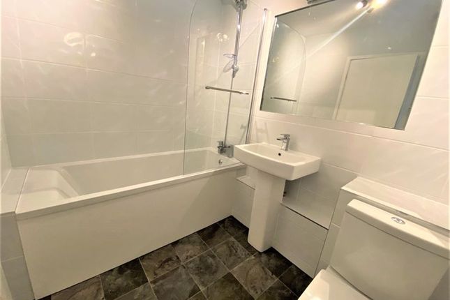 6 Seven House, Town End, Caterham photo 5
