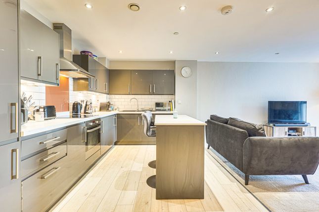 Flat Flat 10, Beaumont Court, 61-71 Victoria Avenue, Southend-on-sea photo 2
