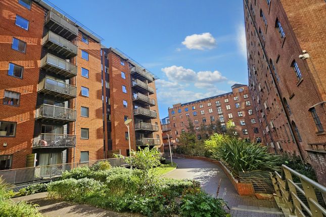 Flat for sale in Lower Chatham Street, Manchester
