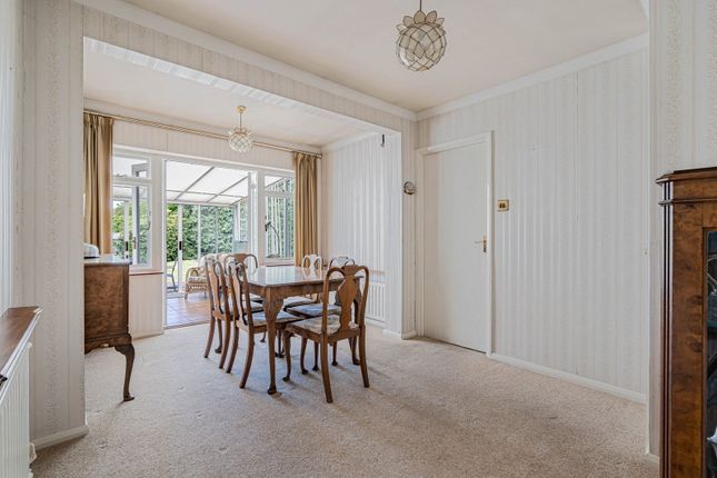 50, Eastwick Park Avenue, Leatherhead photo 4