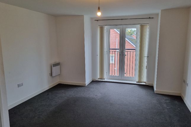 70, Warrington photo 2