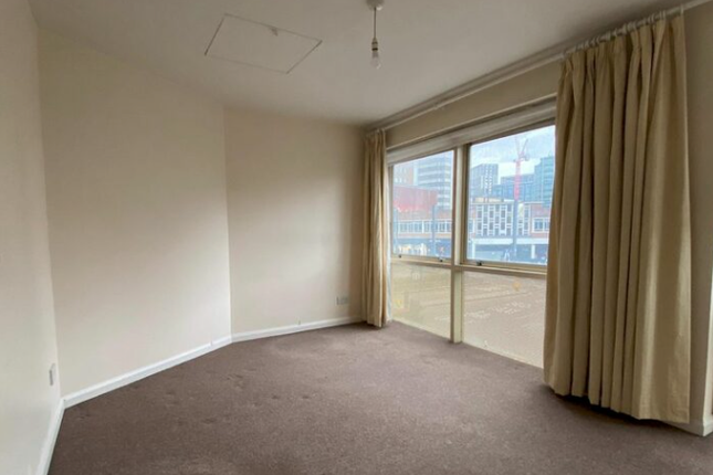 Flat for sale in Skyview Apartments, 35 Park Street, Croydon, Surrey