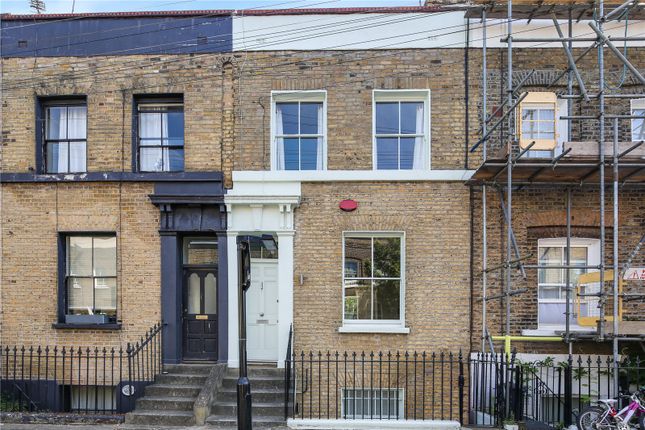 2-bed terraced on 26, Driffield Road, London, £4,000/mo