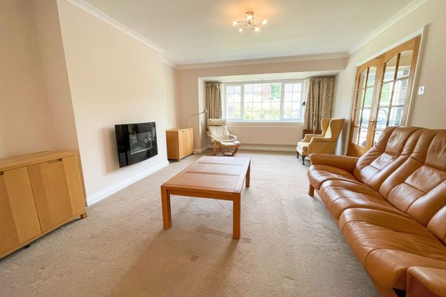 9 Woodland Close, Macclesfield photo 3