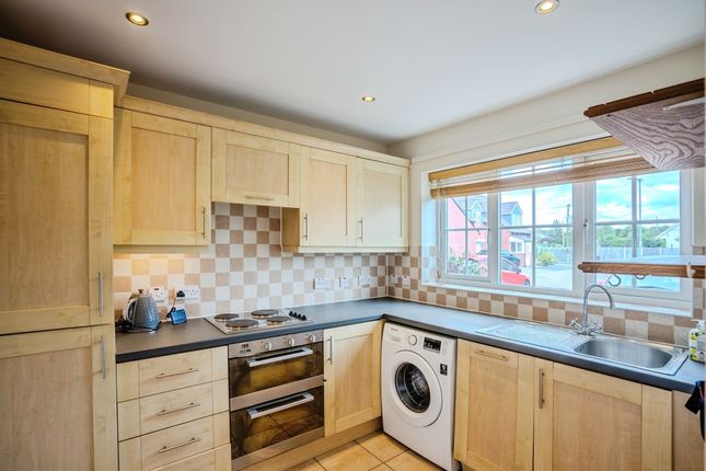 6, Eastfield, Hereford photo 2