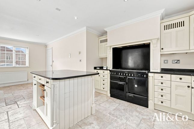1 Henry De Grey Close, Grays photo 4