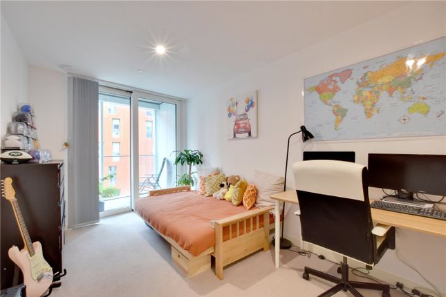 Flat for sale in Ossel Court, 13 Telegraph Avenue, Greenwich, London