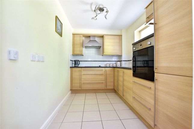 Flat 2, Ellisfields Court,, Mount Street, Somerset photo 4