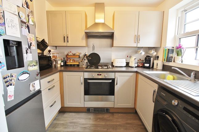 9, Pakenham Road, Waterlooville photo 2