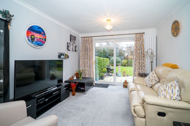 30, Mandelyns, Berkhamsted photo 3