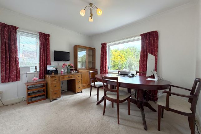 Cartref, 35, Station Road, Newark photo 4