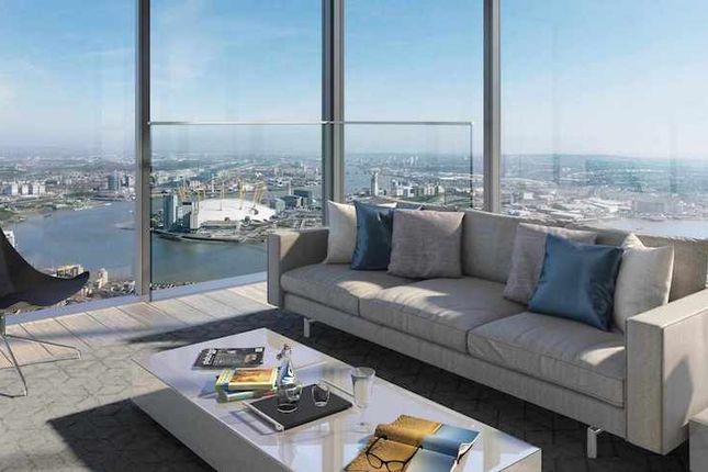 Flat for sale in South Quay Plaza, Marsh Wall, Canary Wharf, London