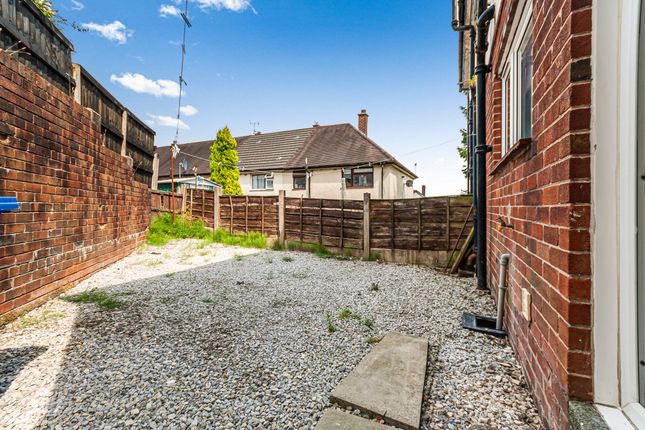 39 Hillside Road, Bury photo 4