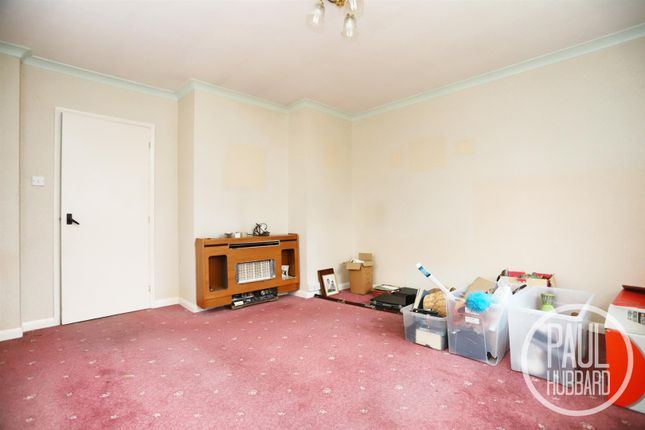5, Morton Road, Lowestoft photo 3
