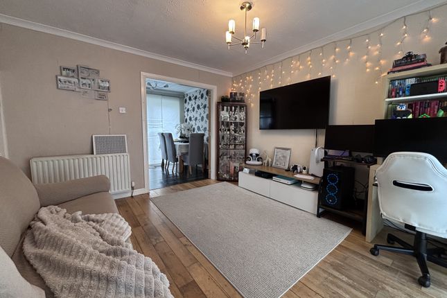 78 Earlston Crescent, Coatbridge photo 2