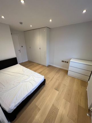 Thumbnail Room to rent in Northfield Road, Enfield