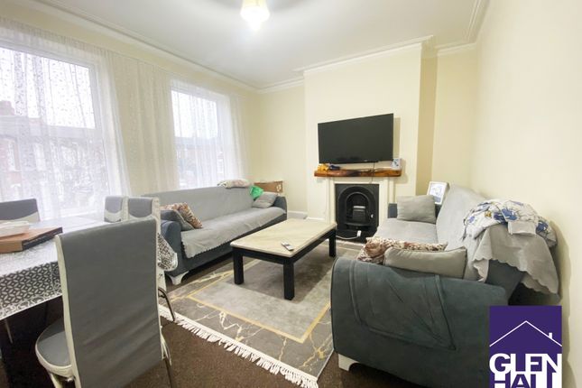 Flat for sale in Holly Park Road, London