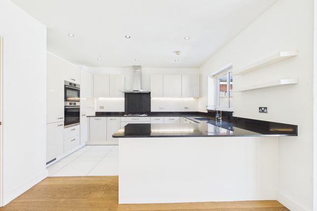 74 Sierra Road, High Wycombe photo 4