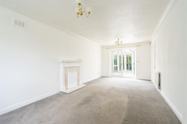 30, Hamilton Drive East, York photo 2