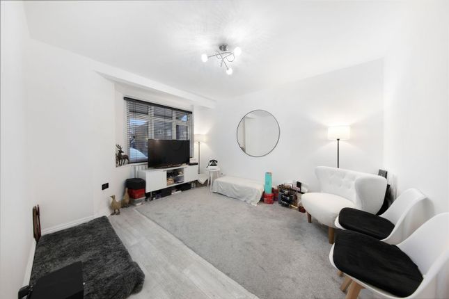66, Roxeth Green Avenue, Harrow photo 2