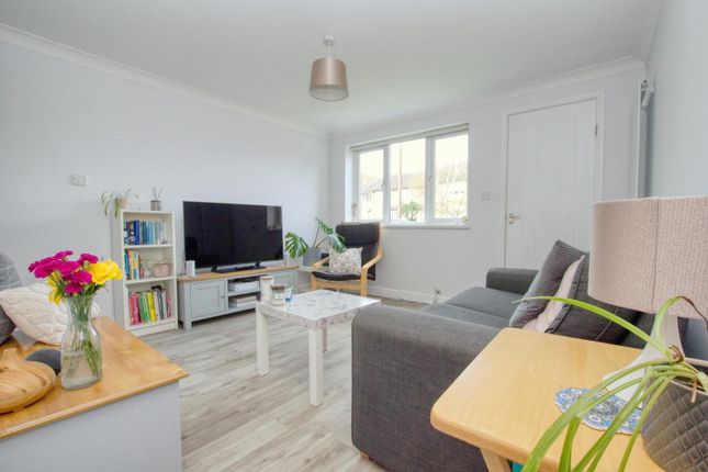 12, Lynn Close, Southampton photo 3