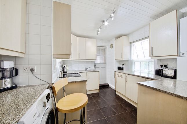 Flat 17, Bramford Court,, High Street, London photo 4
