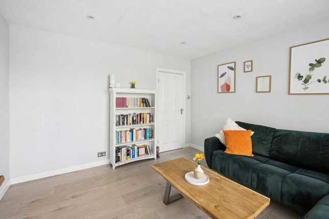 4, Bronsdon Way, Denham Village photo 4