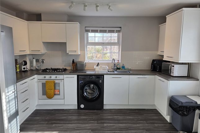 SNG SO, 42, Hills Way, Tadley photo 3