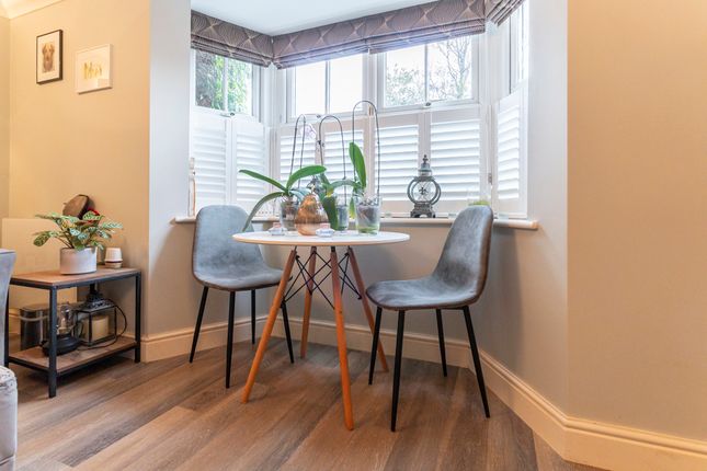 1 Cedars Retreat, Windsor Street, Chertsey photo 4