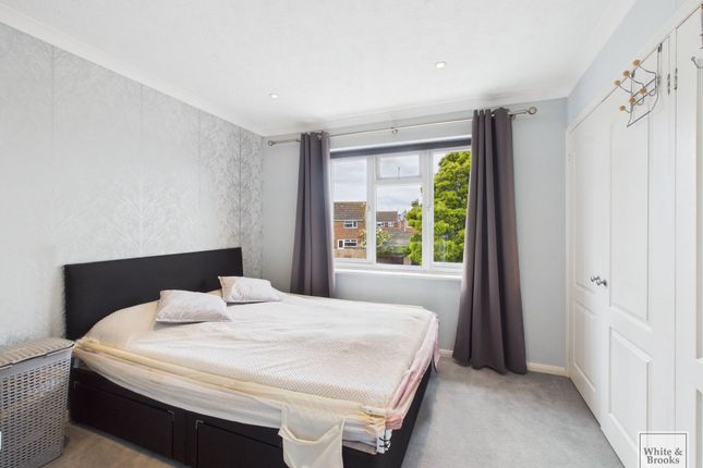 67 Stoneage Close, Bognor Regis photo 4