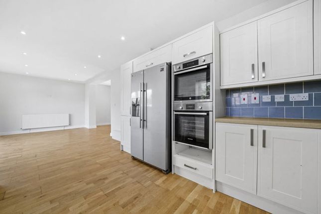 Room 6, Scarsbrook Road, London photo 4