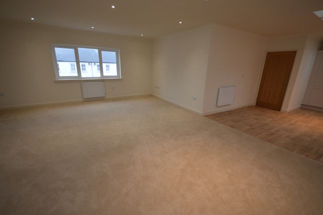 Flat 1, 20 Keyhaven Road, Lymington photo 2