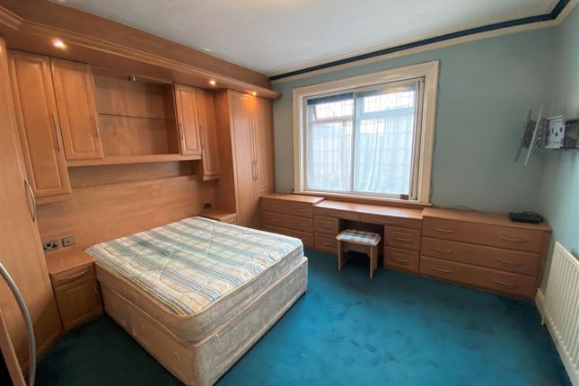 Room to rent in Thornton Road, Bradford