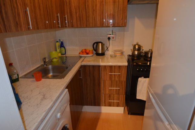 6 Briar Close,, Briar Close, London photo 2