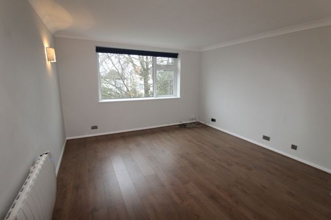 Flat for sale in Westley Court, South Norwood Hill, South Norwood