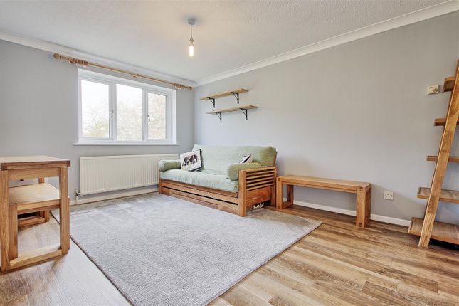 7 Marfield Court, Arbury Road, Cambridge photo 4