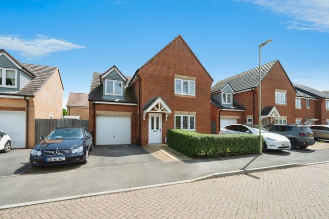 Thumbnail Detached house for sale in Herons Way, Hayling Island, Hampshire