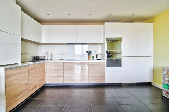 Flat 43, Blackthorn House, St Clements Avenue, Romford photo 3