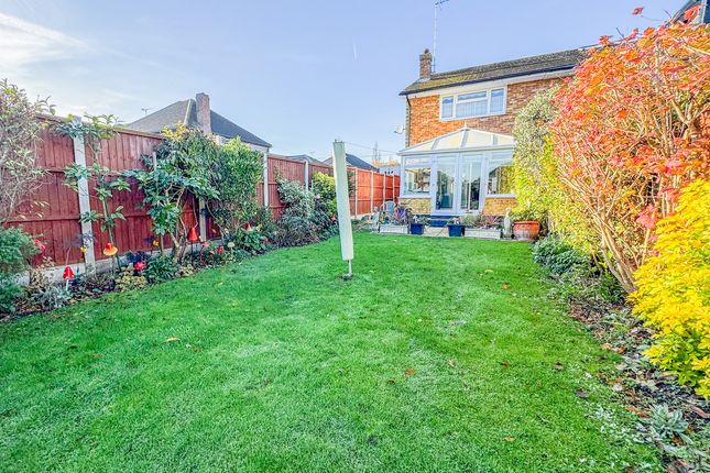 128, Plumberow Avenue, Hockley photo 2